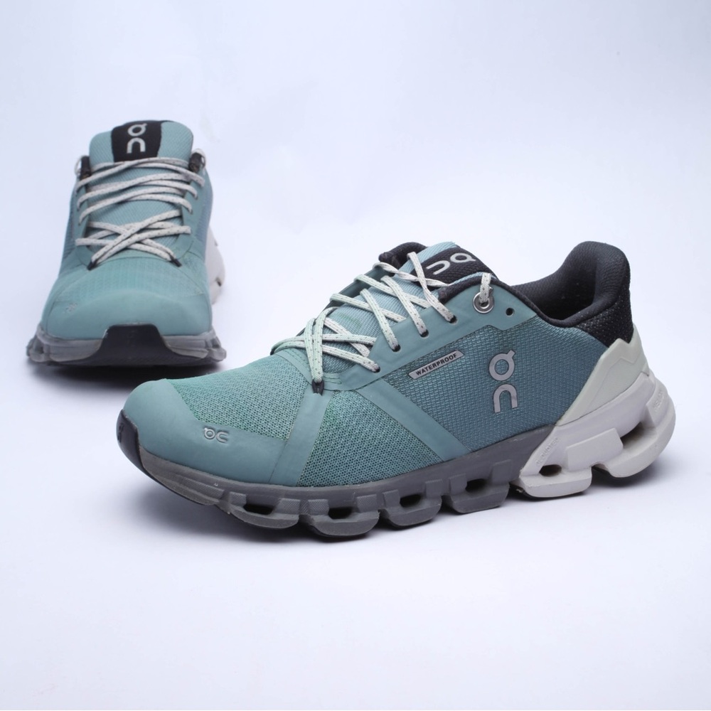 ON Cloudflyer Waterproof Sea / Glacier Women's US Size W6 21.99219